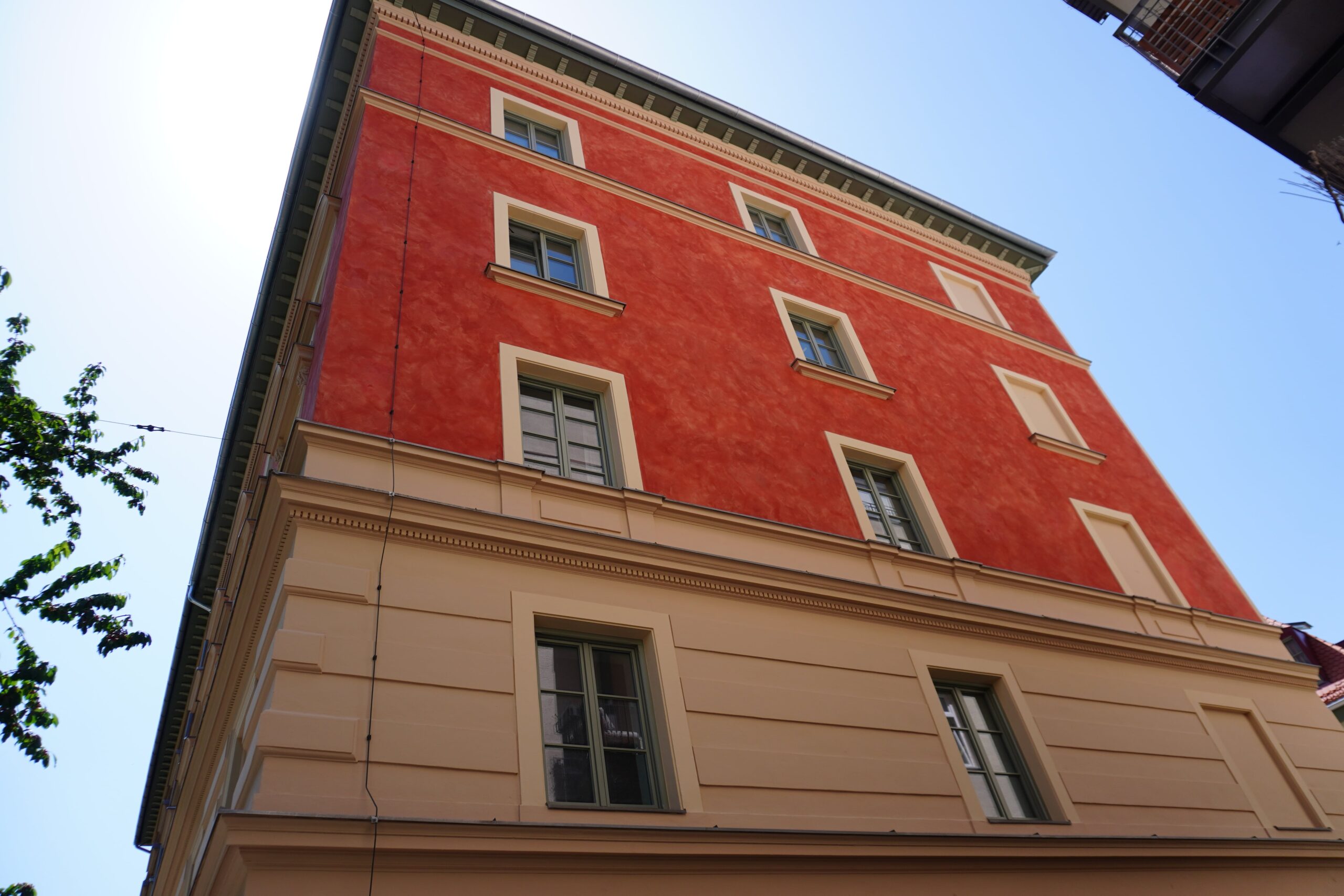 Sanierte Fassade an der Thalkirchner Str. 80